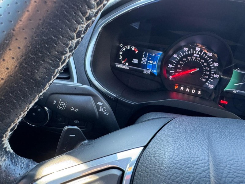 Ford Edge Vehicle Full-screen Gallery Image 20