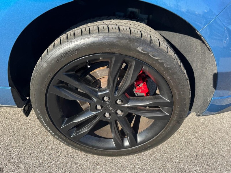 Ford Edge Vehicle Full-screen Gallery Image 26