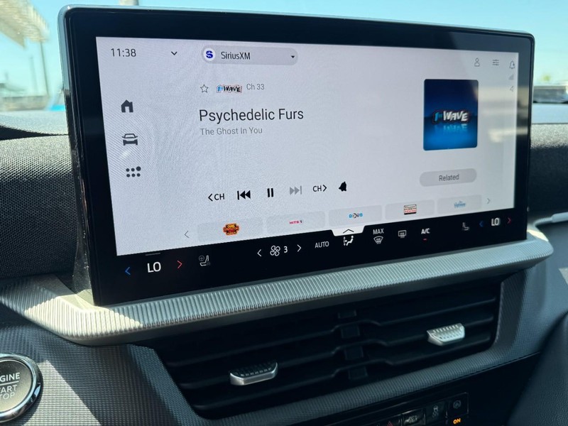 Ford Explorer Vehicle Full-screen Gallery Image 14