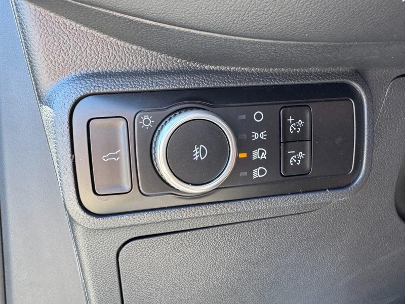 Ford Explorer Vehicle Full-screen Gallery Image 20