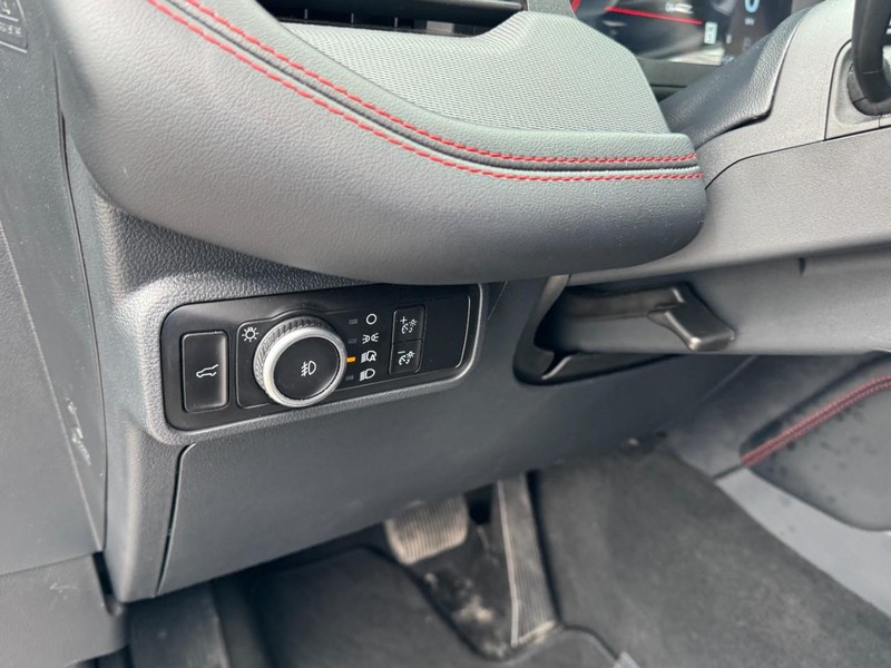 Ford Explorer Vehicle Full-screen Gallery Image 14