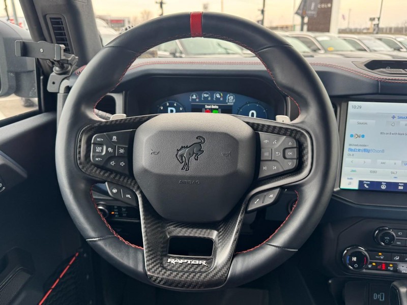 Ford Bronco Vehicle Full-screen Gallery Image 10