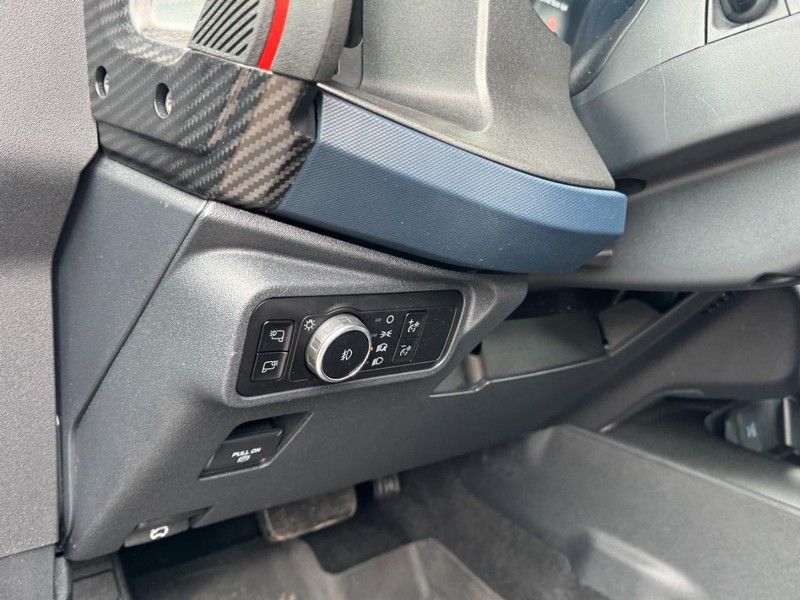 Ford Bronco Vehicle Full-screen Gallery Image 14