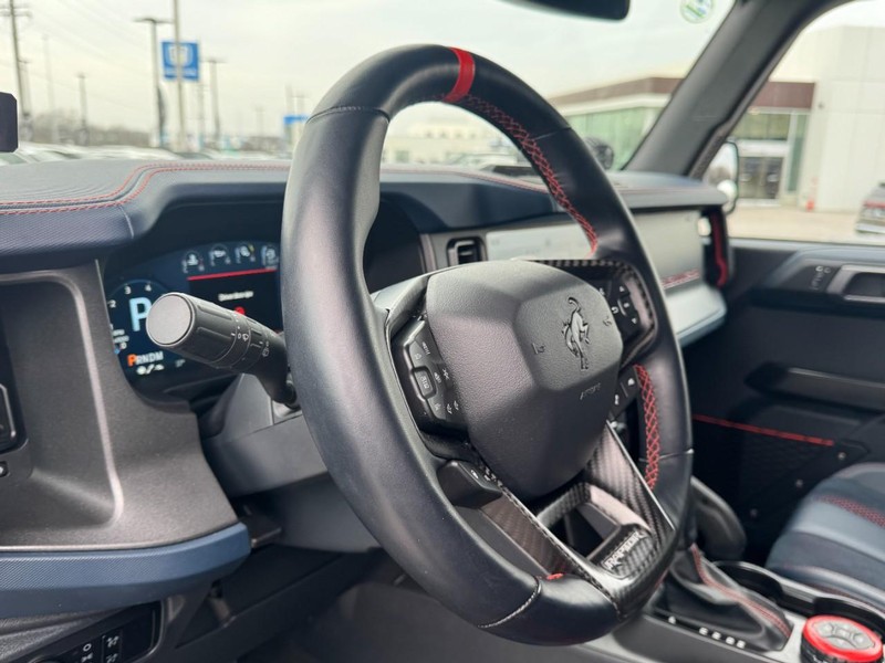 Ford Bronco Vehicle Full-screen Gallery Image 15