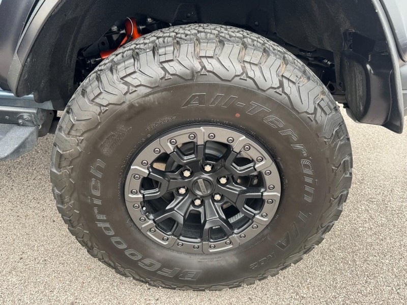 Ford Bronco Vehicle Full-screen Gallery Image 25