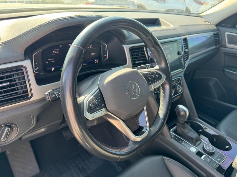 Volkswagen Atlas Vehicle Full-screen Gallery Image 15