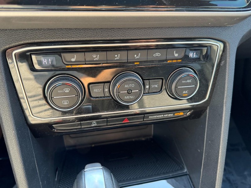 Volkswagen Atlas Vehicle Full-screen Gallery Image 17