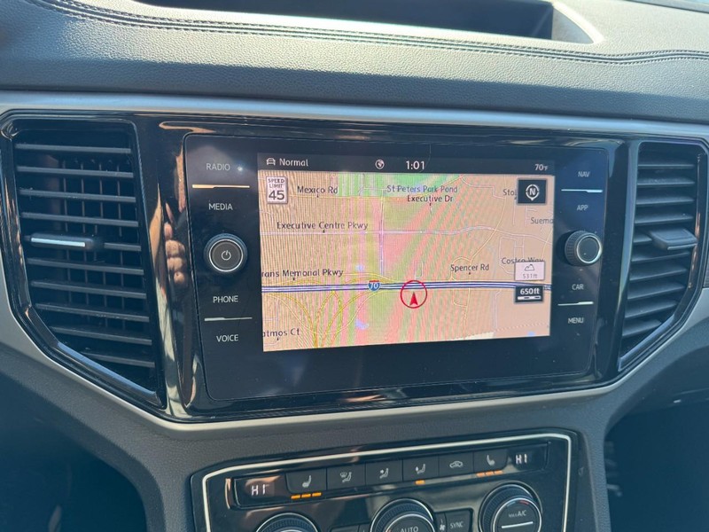 Volkswagen Atlas Vehicle Full-screen Gallery Image 23