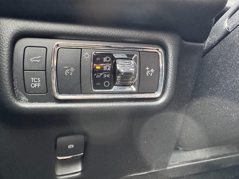 Lincoln Nautilus Vehicle Full-screen Gallery Image 22