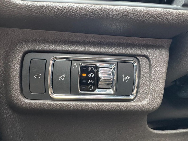 Lincoln Corsair Vehicle Full-screen Gallery Image 22