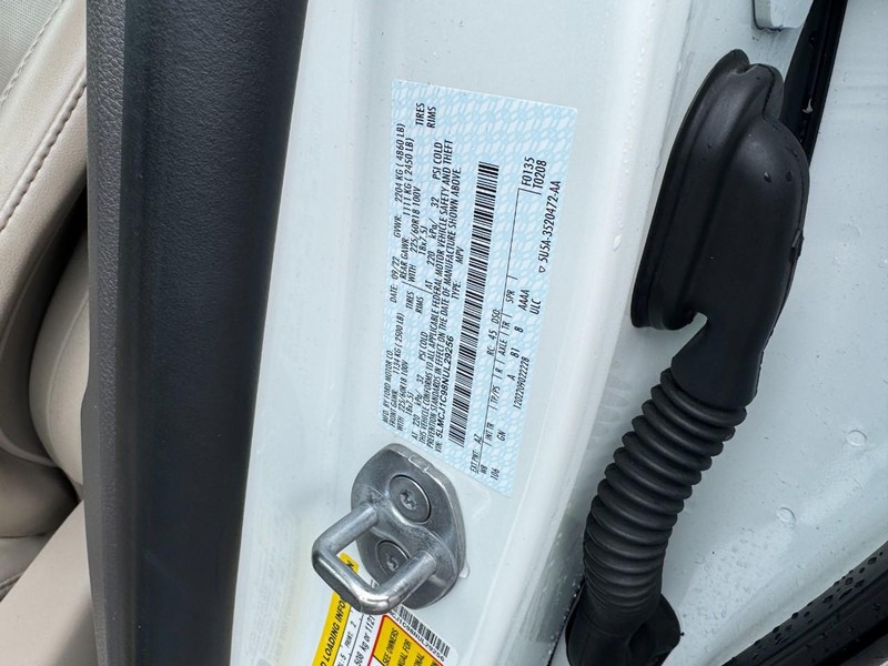 Lincoln Corsair Vehicle Full-screen Gallery Image 28