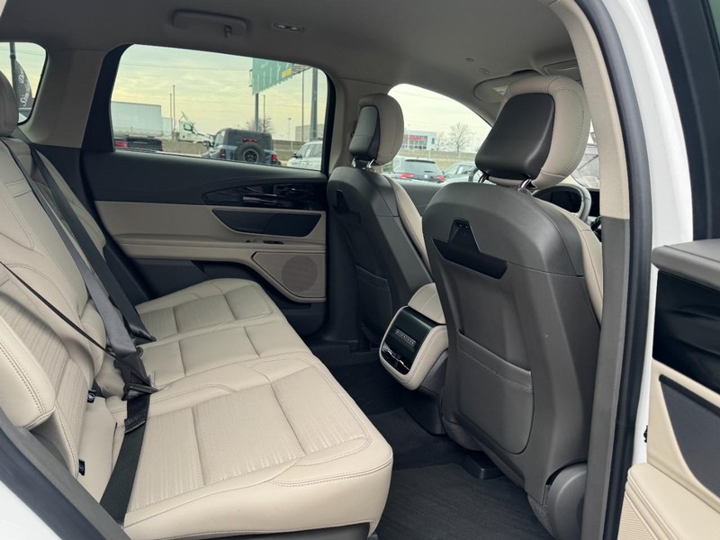 Lincoln Nautilus Vehicle Full-screen Gallery Image 13