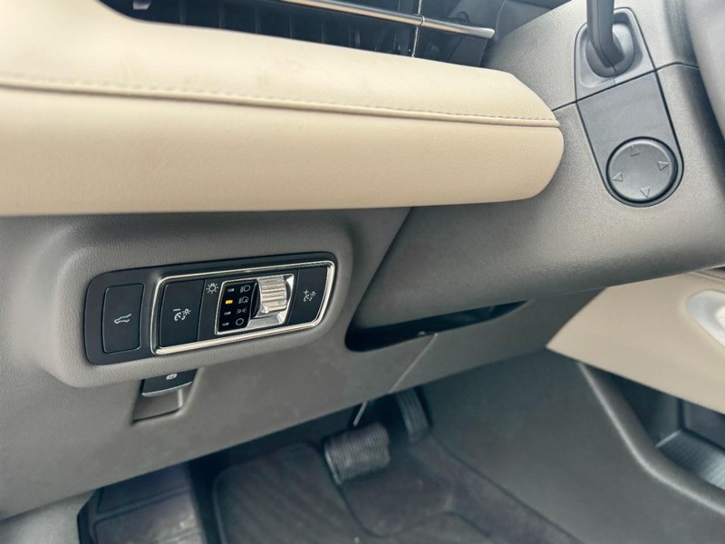 Lincoln Nautilus Vehicle Full-screen Gallery Image 14