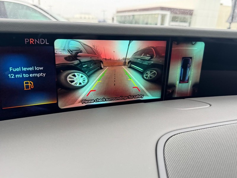 Lincoln Nautilus Vehicle Full-screen Gallery Image 24