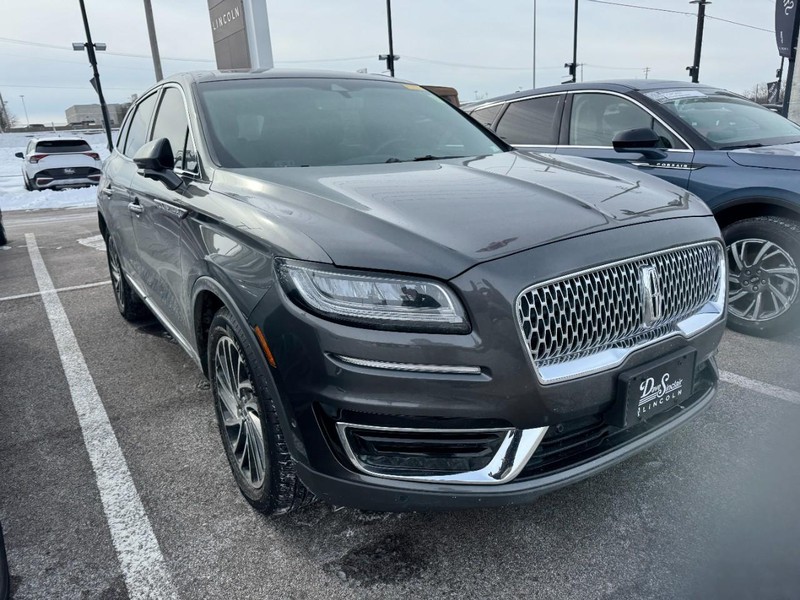 Lincoln Nautilus Vehicle Full-screen Gallery Image 03