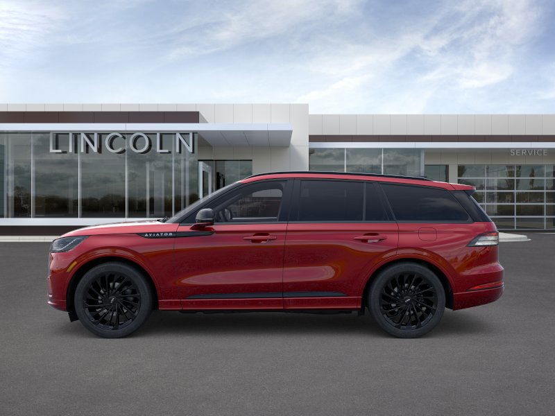 Lincoln Aviator Vehicle Full-screen Gallery Image 03
