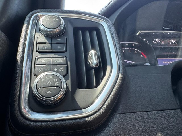 2020 GMC Sierra 1500 4WD AT4 Crew Cab thumbnail image 22