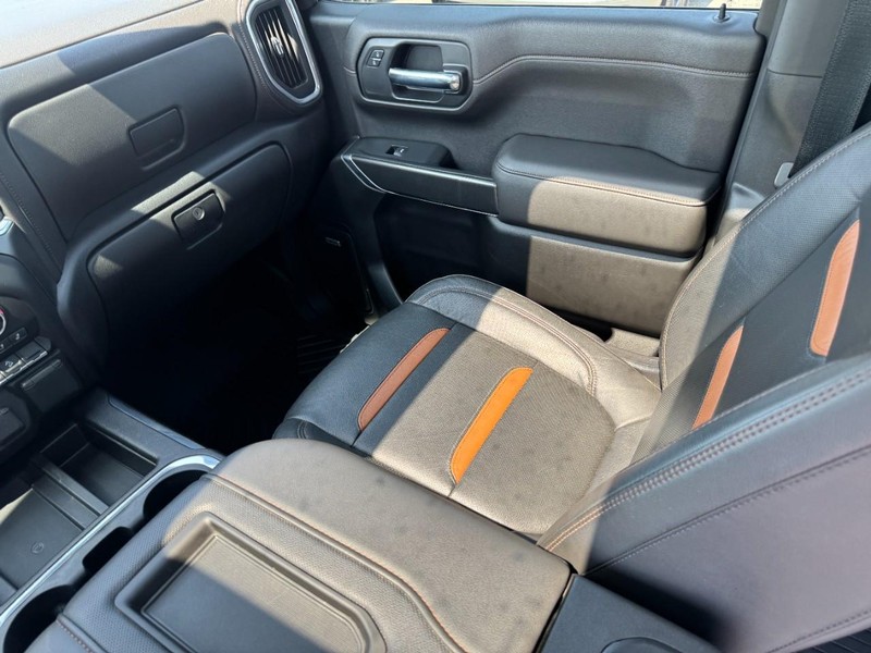 GMC Sierra 1500 Vehicle Full-screen Gallery Image 11