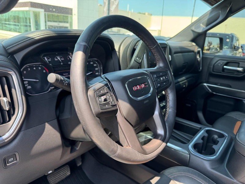 GMC Sierra 1500 Vehicle Full-screen Gallery Image 15