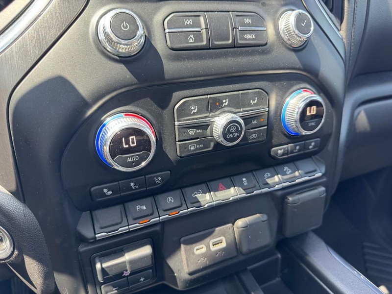 GMC Sierra 1500 Vehicle Full-screen Gallery Image 17