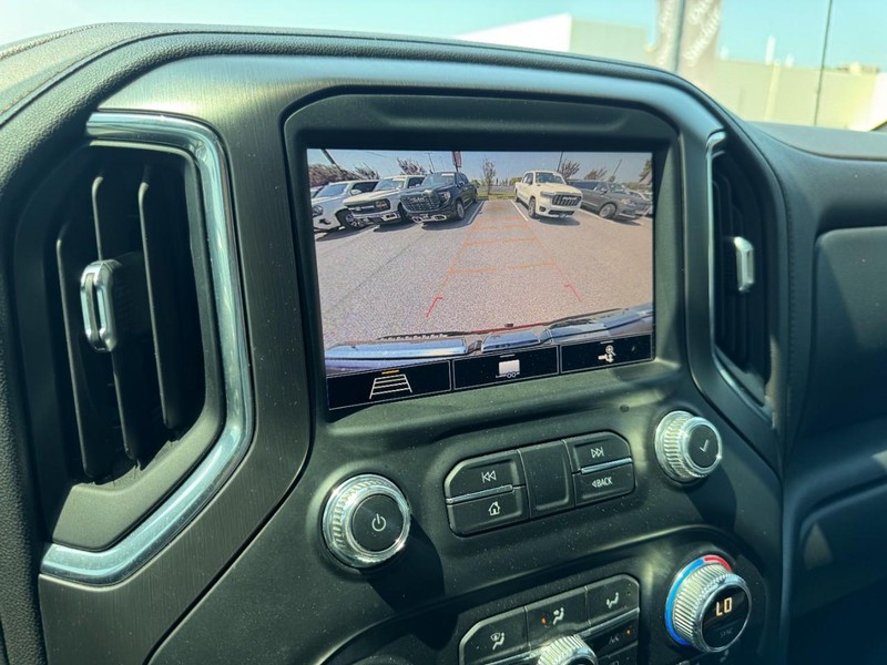 GMC Sierra 1500 Vehicle Full-screen Gallery Image 24