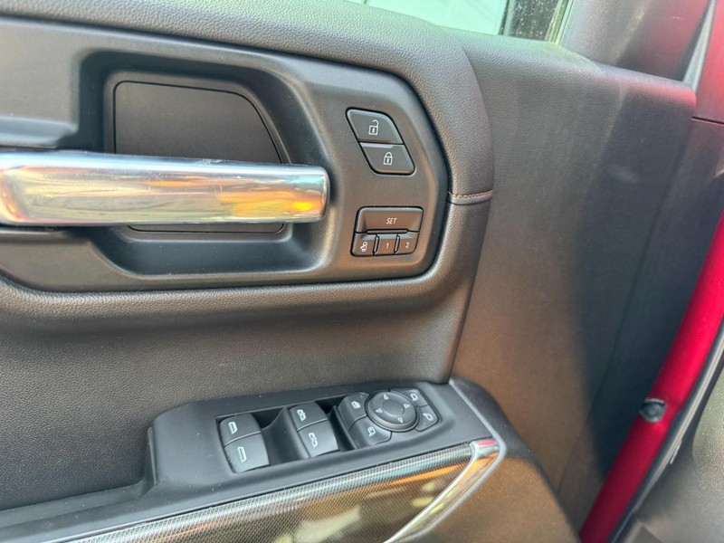 GMC Sierra 1500 Vehicle Full-screen Gallery Image 25