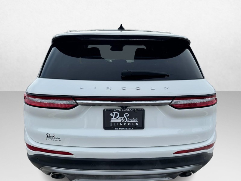 Lincoln Corsair Vehicle Full-screen Gallery Image 06