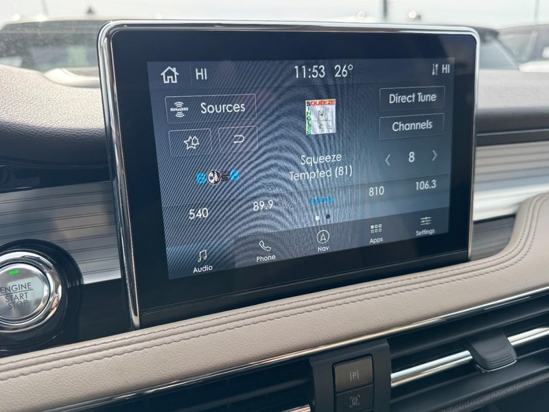 Lincoln Corsair Vehicle Full-screen Gallery Image 16