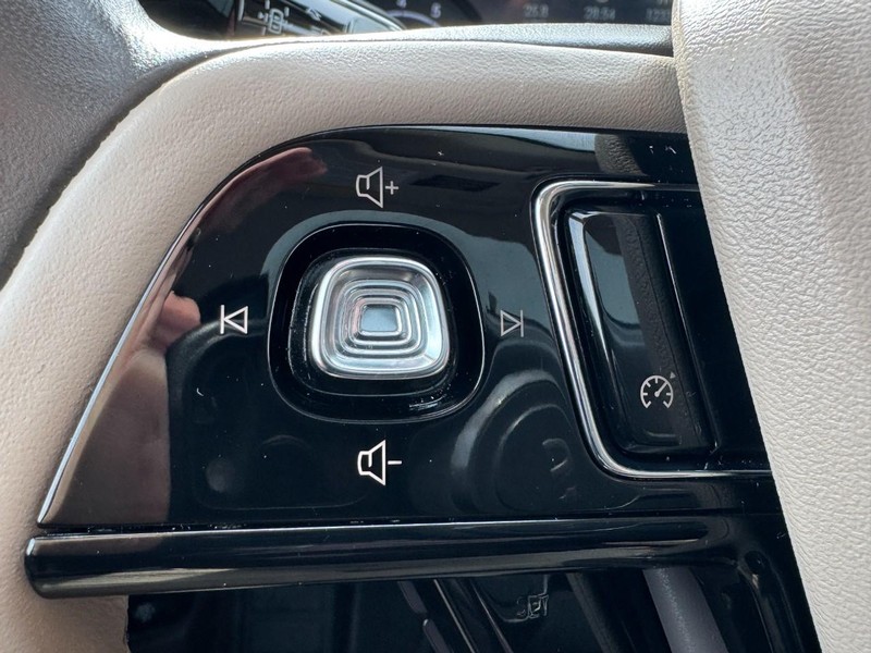 Lincoln Corsair Vehicle Full-screen Gallery Image 18