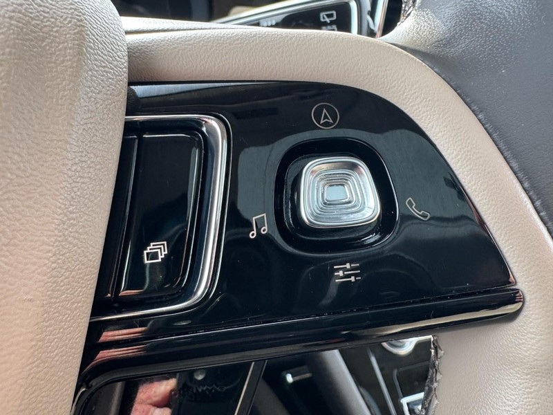 Lincoln Corsair Vehicle Full-screen Gallery Image 19