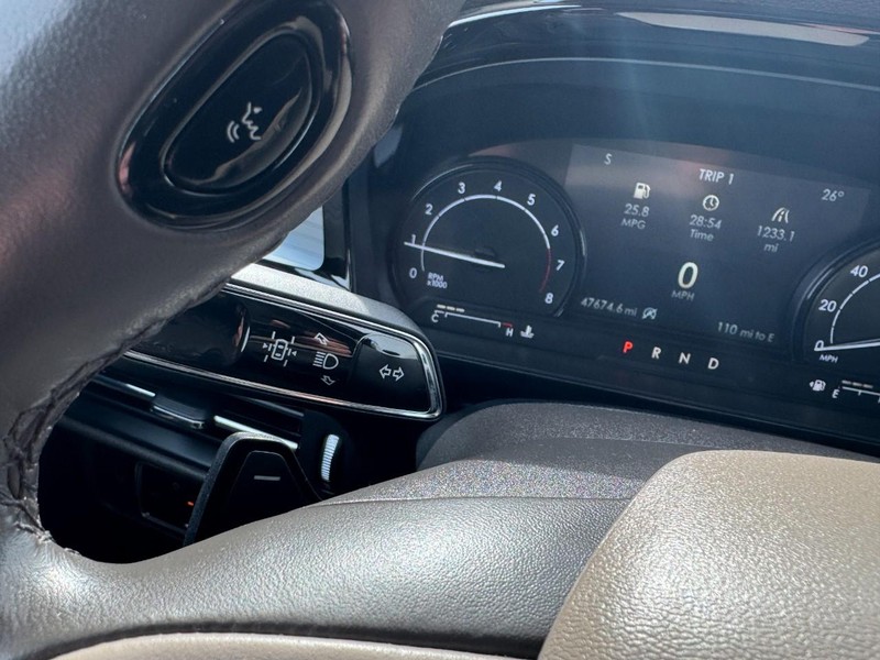 Lincoln Corsair Vehicle Full-screen Gallery Image 20