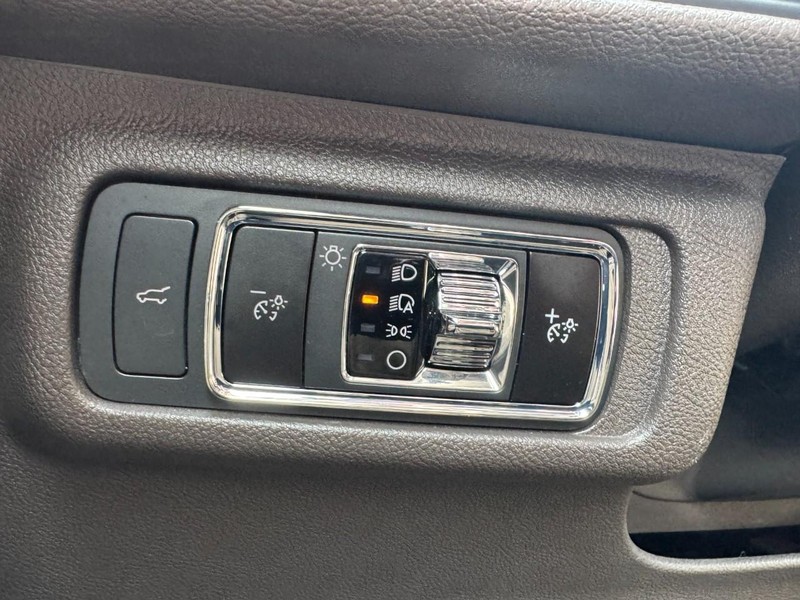 Lincoln Corsair Vehicle Full-screen Gallery Image 22