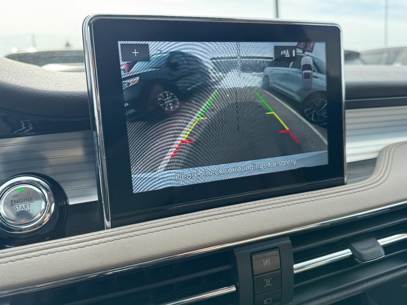 Lincoln Corsair Vehicle Full-screen Gallery Image 24