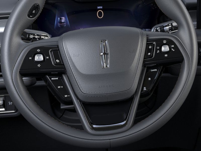 Lincoln Aviator Vehicle Full-screen Gallery Image 12