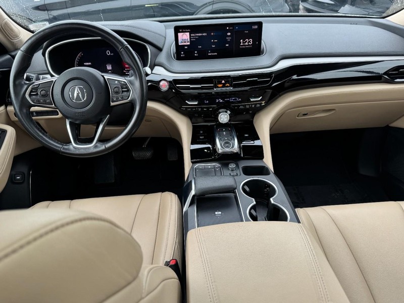 Acura MDX Vehicle Full-screen Gallery Image 09