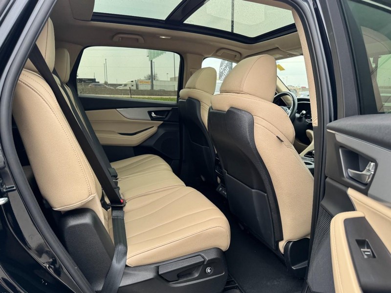 Acura MDX Vehicle Full-screen Gallery Image 13