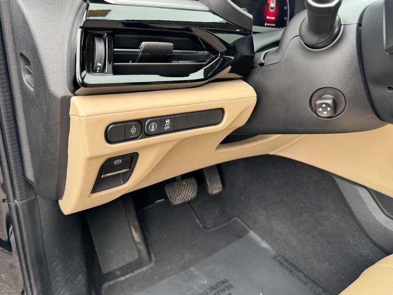 Acura MDX Vehicle Full-screen Gallery Image 14