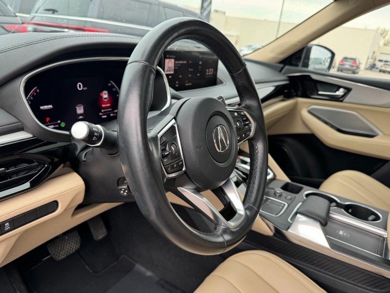 Acura MDX Vehicle Full-screen Gallery Image 15