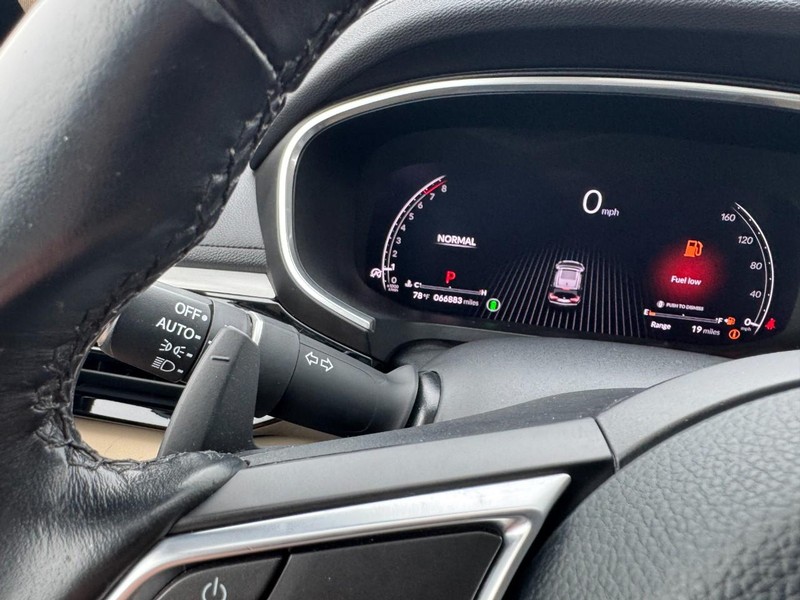 Acura MDX Vehicle Full-screen Gallery Image 20