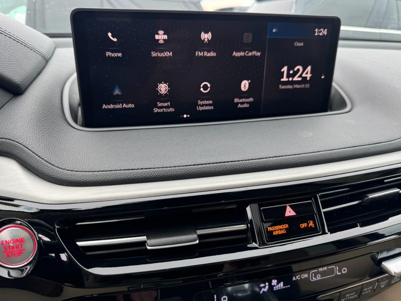 Acura MDX Vehicle Full-screen Gallery Image 23