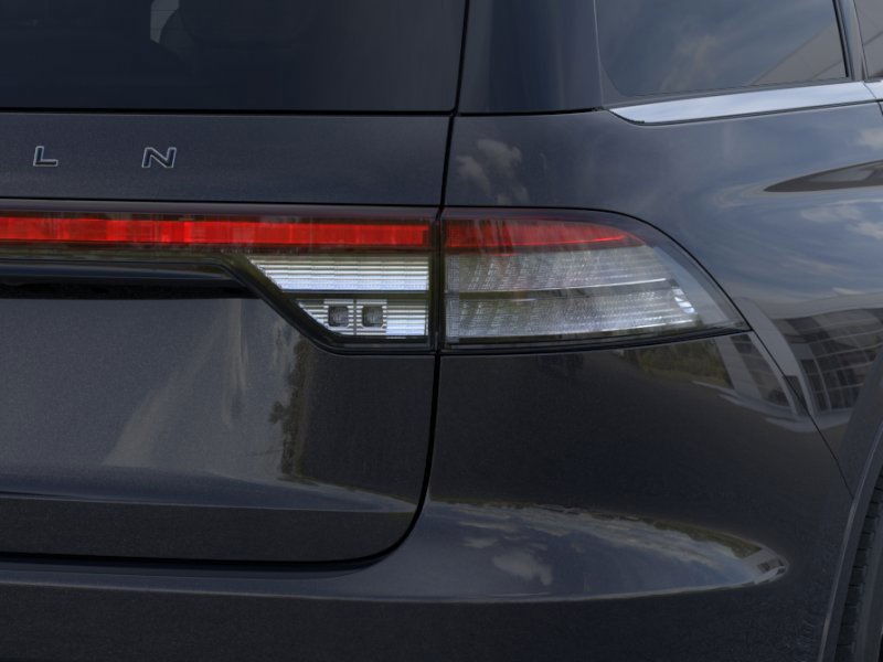 Lincoln Aviator Vehicle Full-screen Gallery Image 21