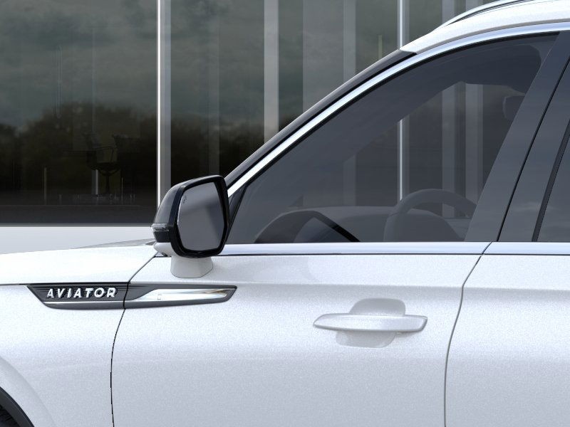 Lincoln Aviator Vehicle Full-screen Gallery Image 20