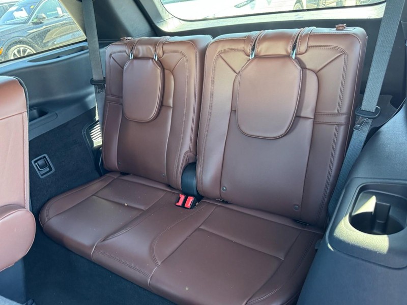 Lincoln Aviator Vehicle Full-screen Gallery Image 14