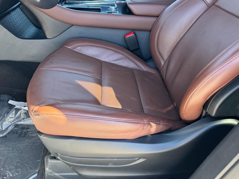 Lincoln Aviator Vehicle Full-screen Gallery Image 26