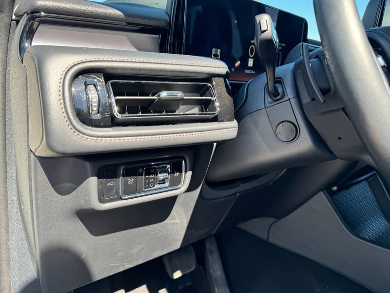 Lincoln Aviator Vehicle Full-screen Gallery Image 14