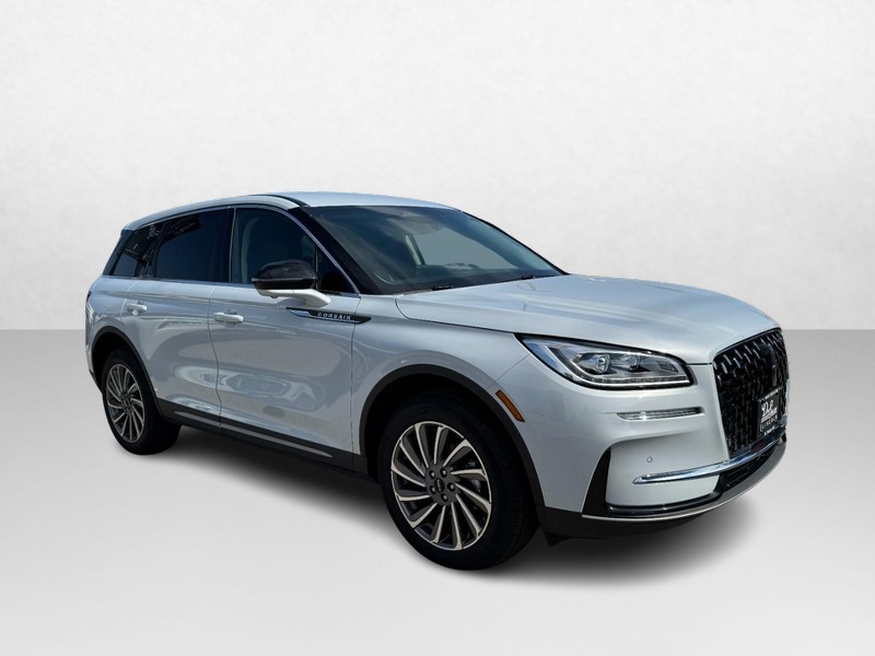 Lincoln Corsair Vehicle Full-screen Gallery Image 03