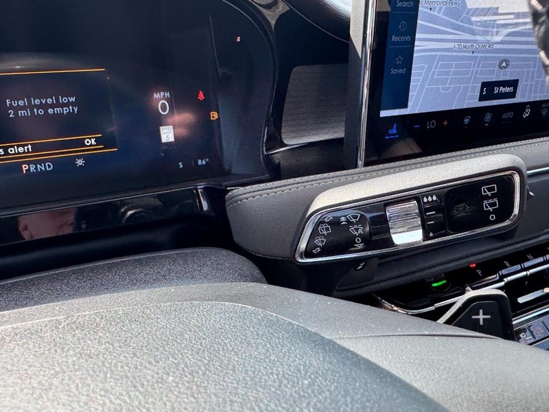 Lincoln Corsair Vehicle Full-screen Gallery Image 21