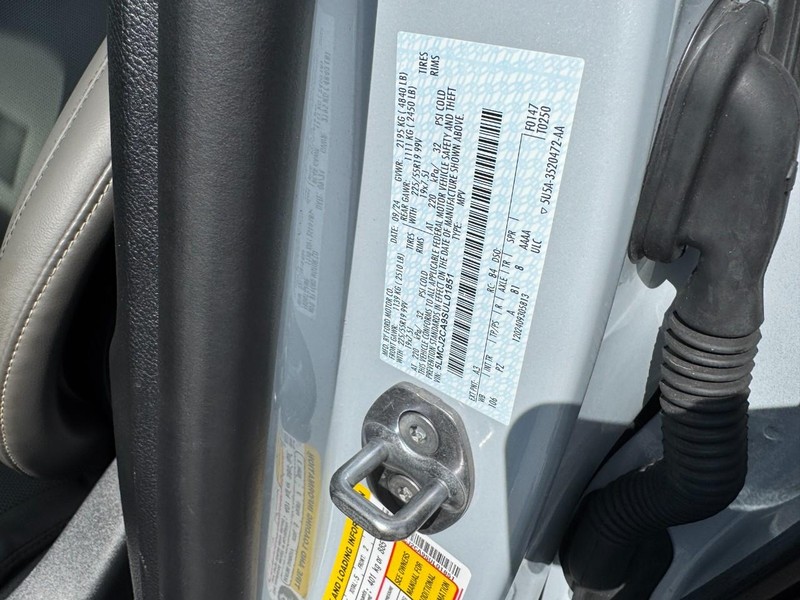 Lincoln Corsair Vehicle Full-screen Gallery Image 28