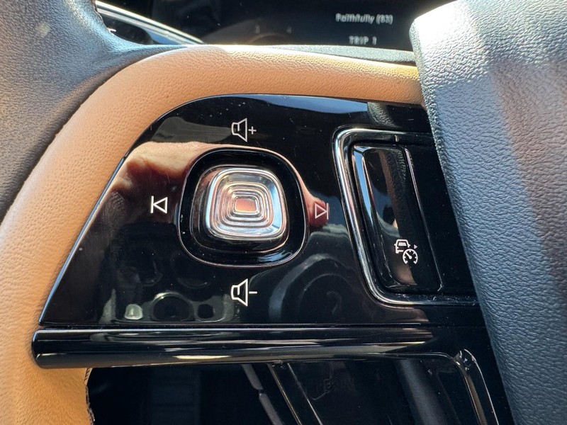 Lincoln Corsair Vehicle Full-screen Gallery Image 18