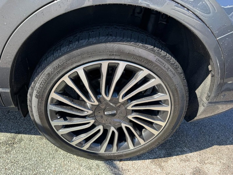 Lincoln Corsair Vehicle Full-screen Gallery Image 27